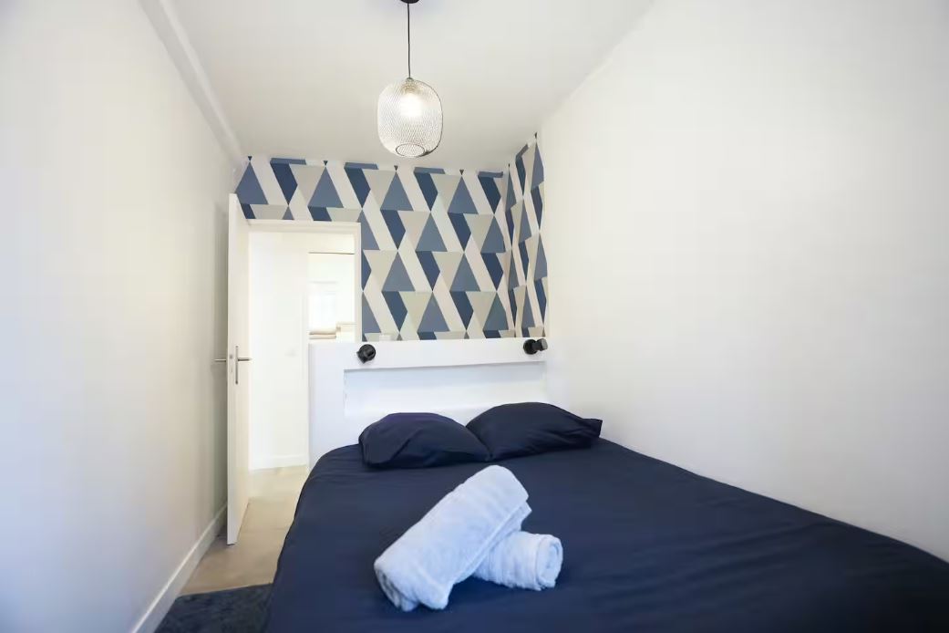 Chambre avec lit double